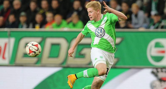 雪花飘飘北风萧萧，记者：世界杯抽签仪式场外下着大雪