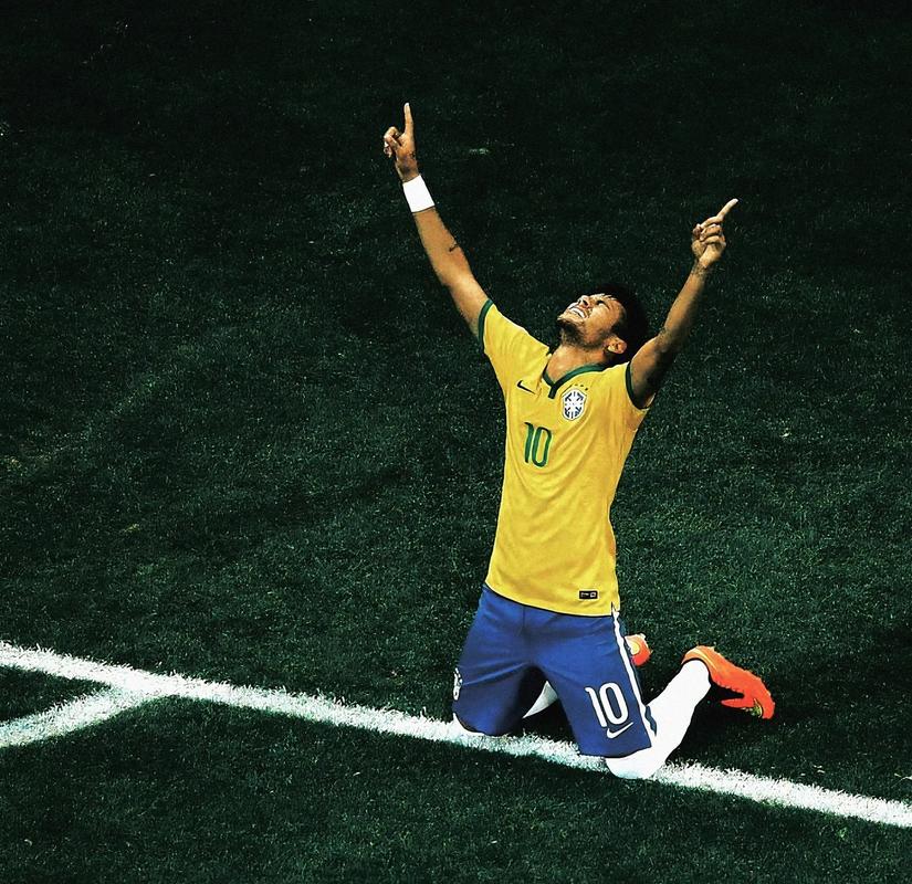 球迷：这人能飞吧？