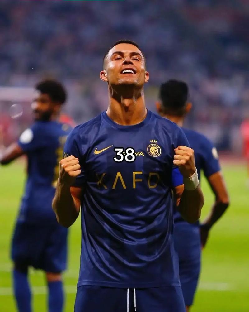 篮球勇士明星球员连场高得分