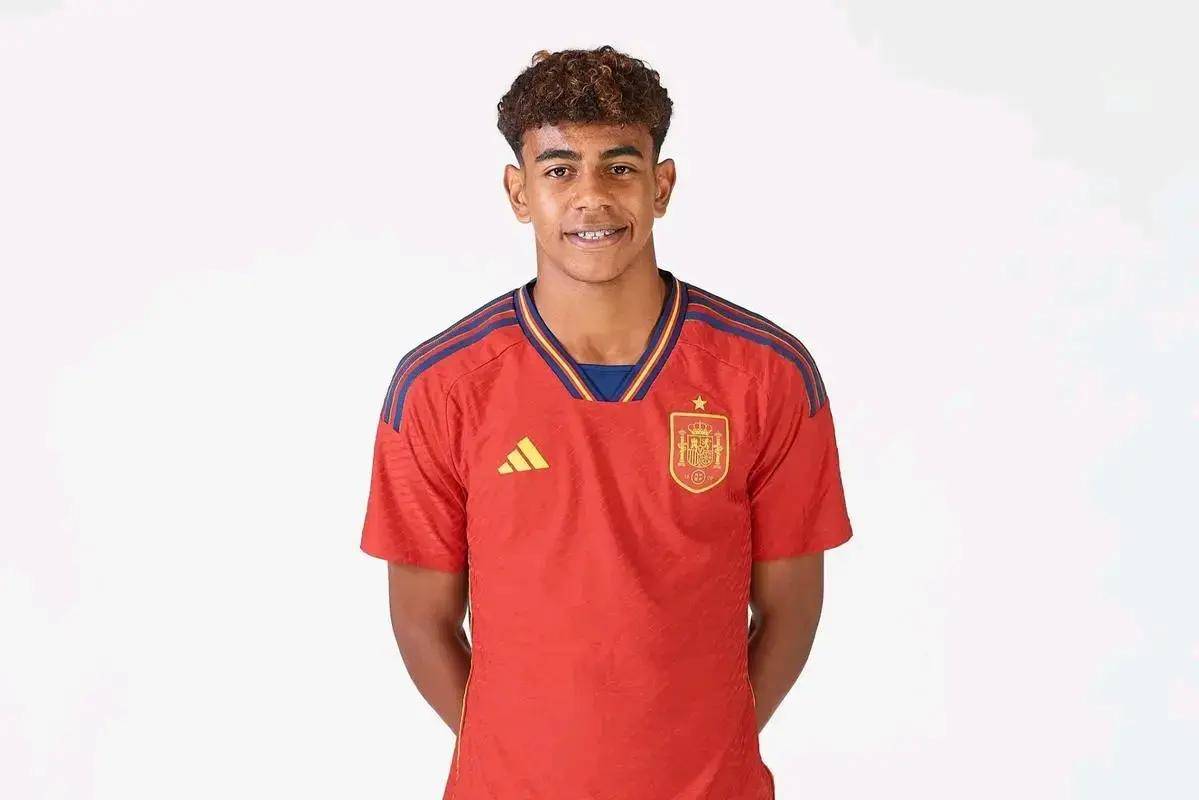 篮球勇士替补球员贡献关键分数